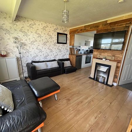 Signature, Scratby - Two Bed Chalet, Sleeps 7, Free Wi-Fi, Bed Linen And Towels Included, Pets Welcome And Onsite Entertainment Available Exterior foto